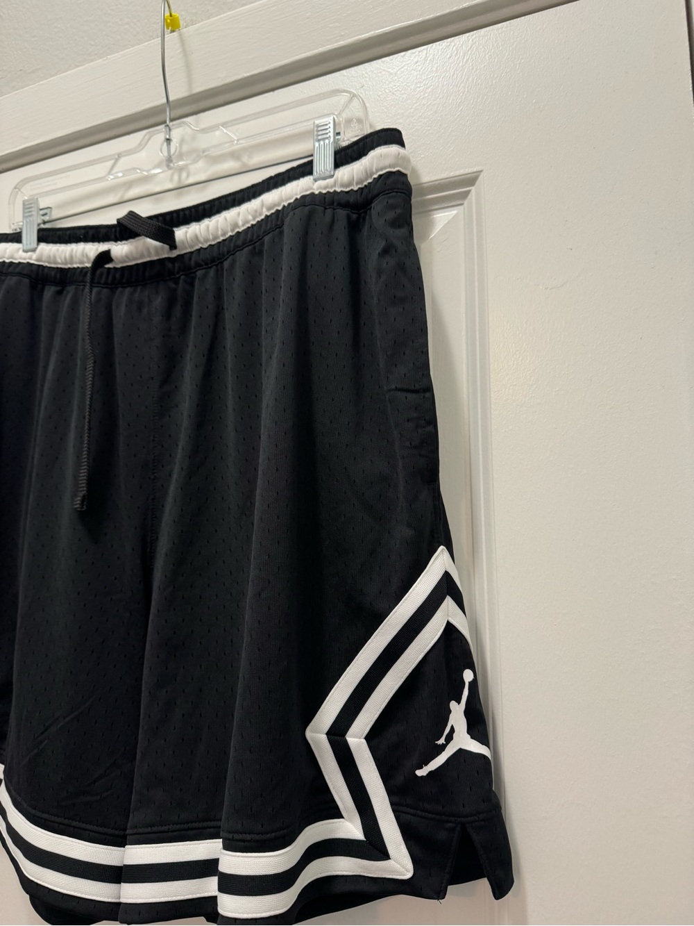Jordan Dri-FIT Sport Mesh Diamond Shorts - Picture 3 of 10